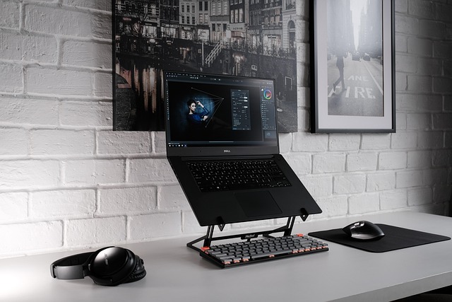 1768798198547212.jpg laptop-6332543_640.jpg